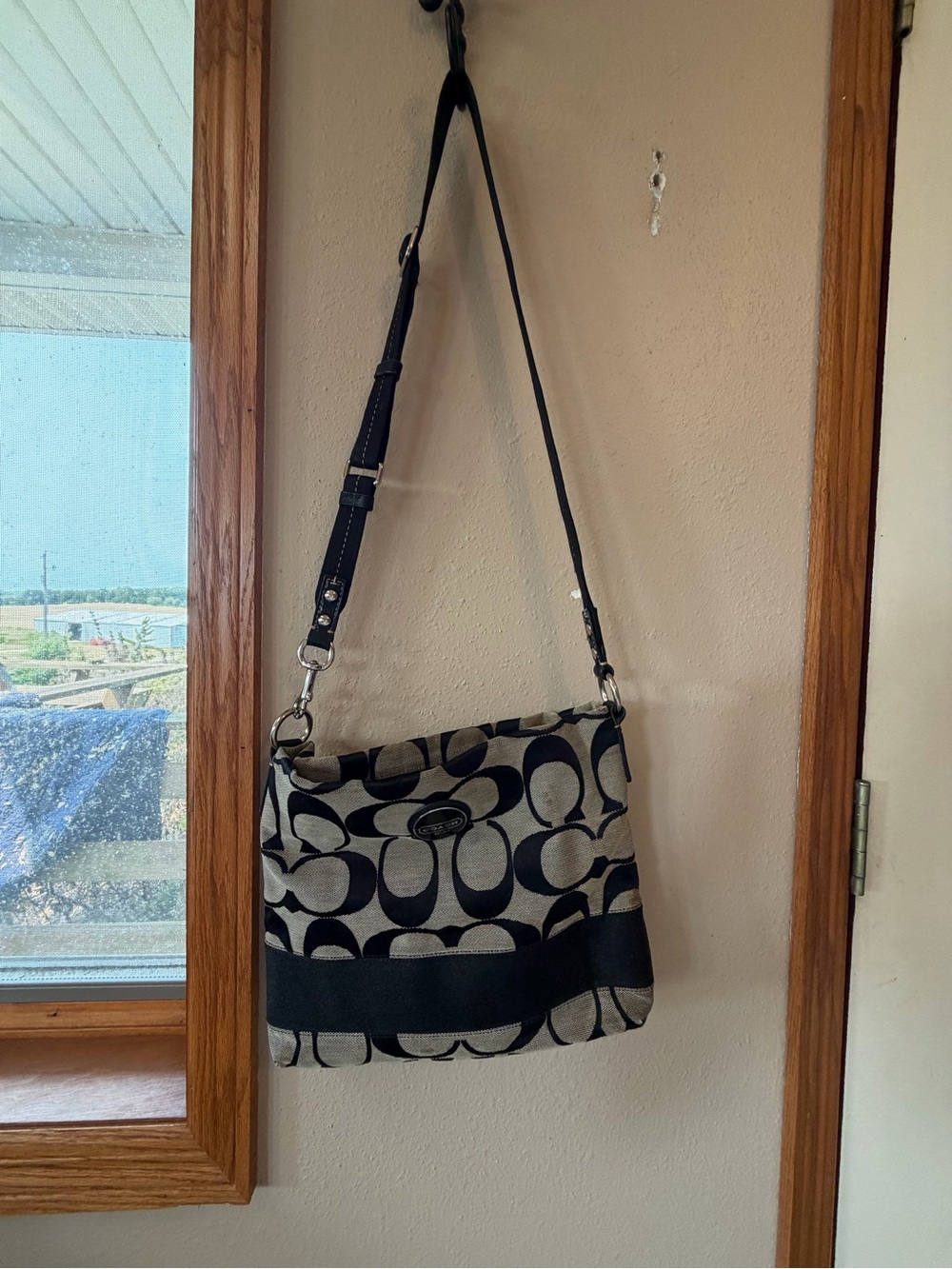🤍Coach Signature Stripe File Crossbody Bag